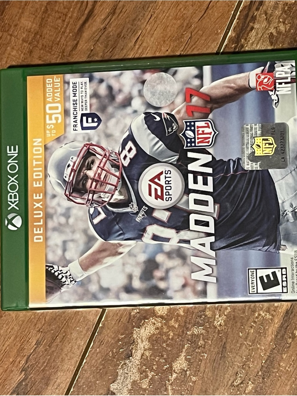 Madden NFL 17 Deluxe Edition Xbox One - Blue & Green